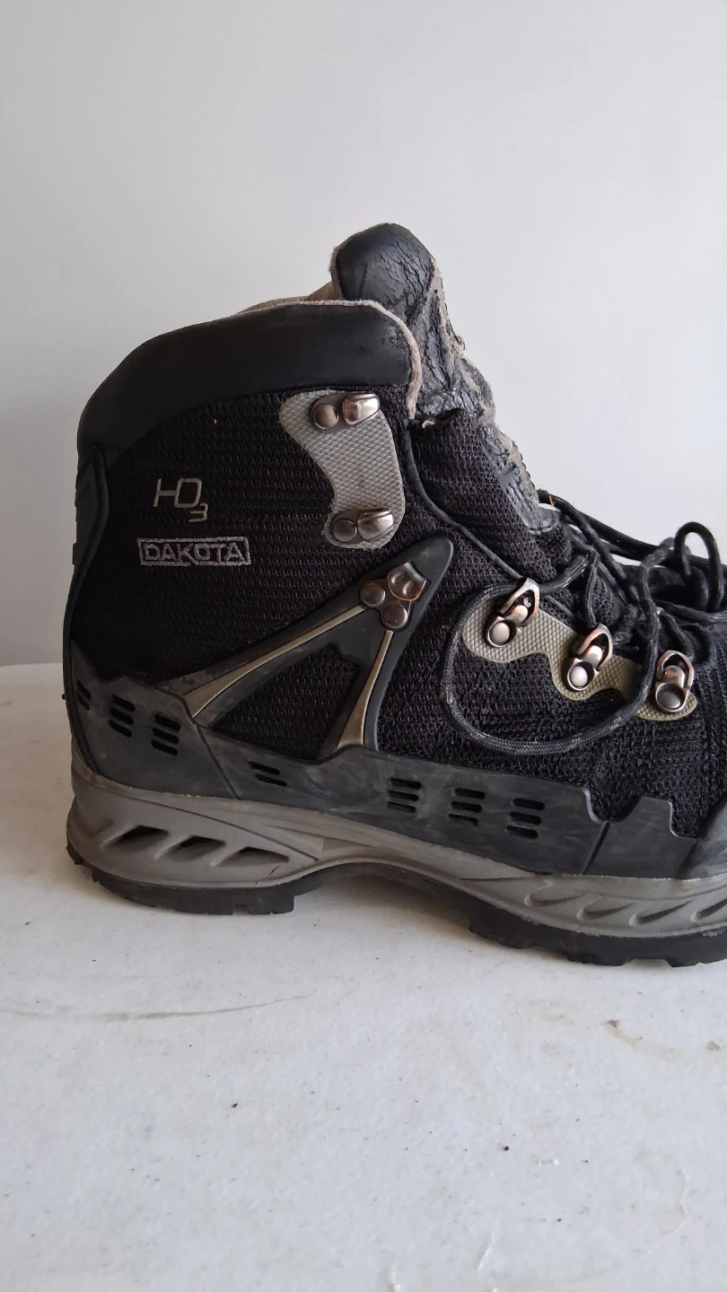 Dakota Hiking Boots size 9.5