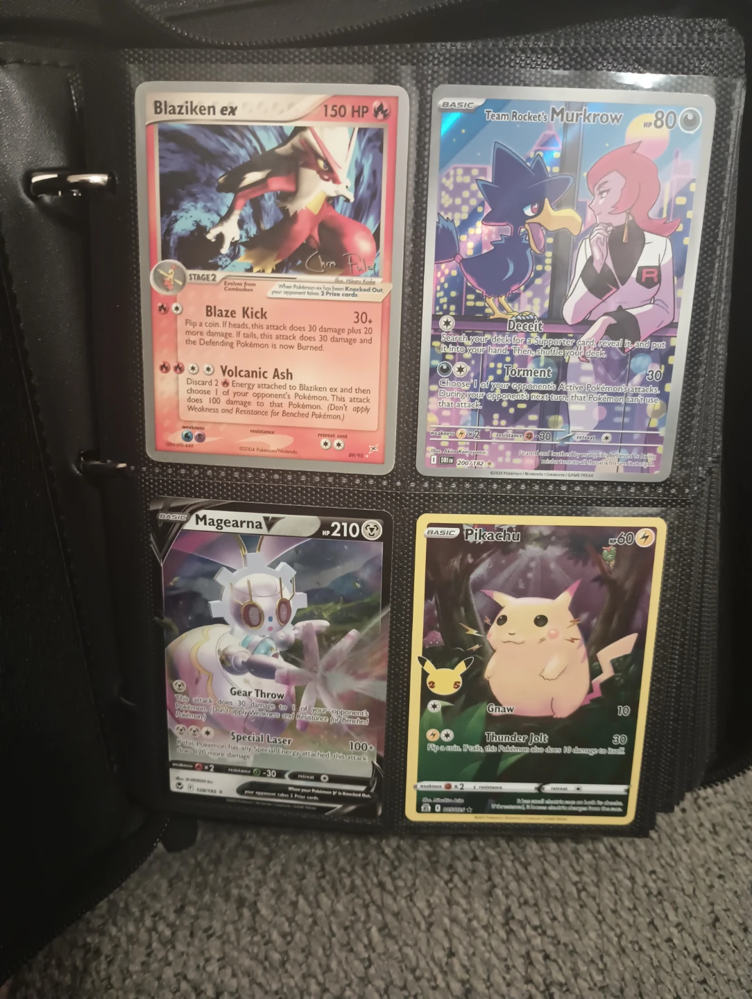 Pokemon Pikachu Hit Binder