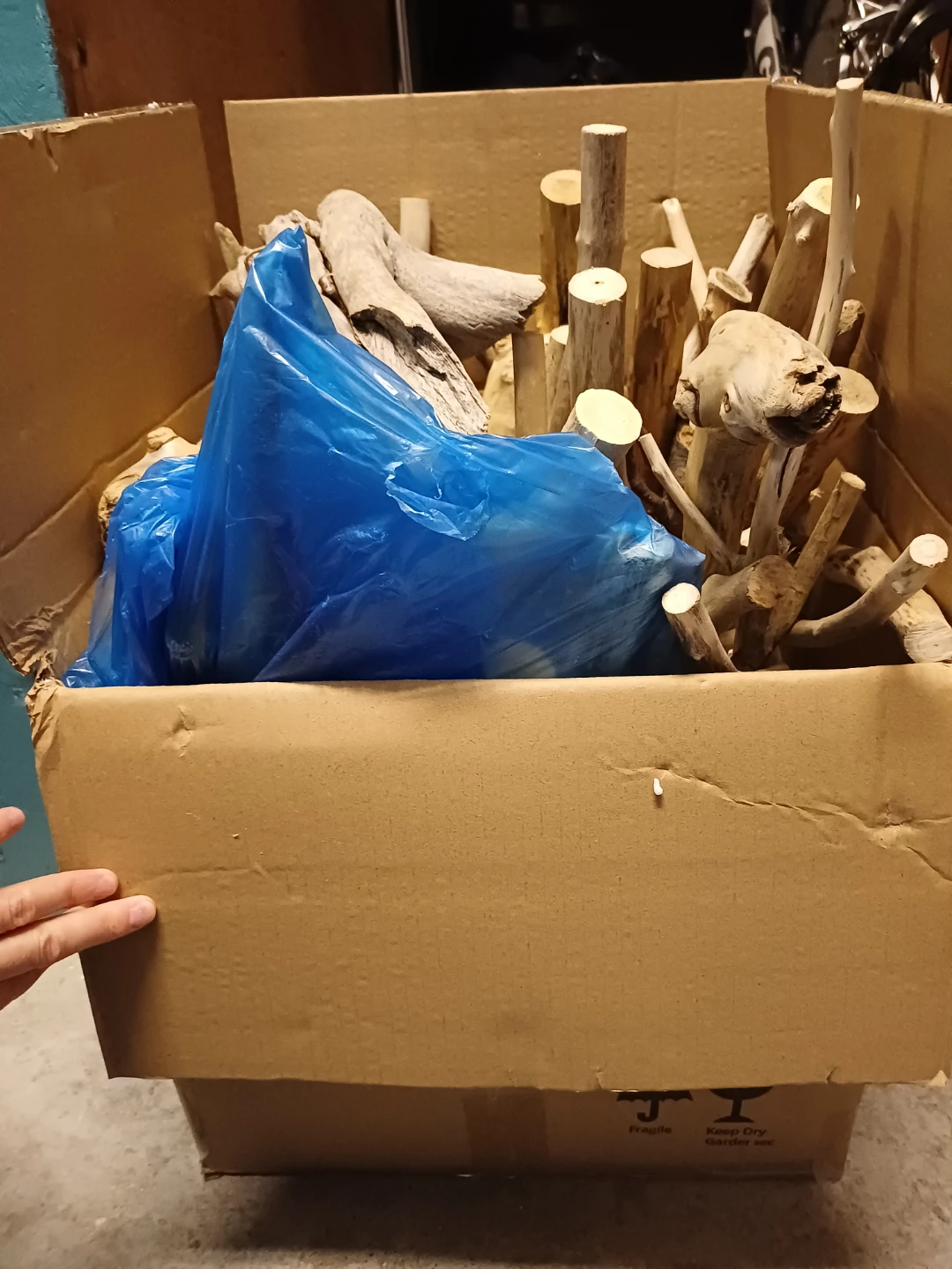 Box of Assorted Natural Driftwood Pieces - photo 2