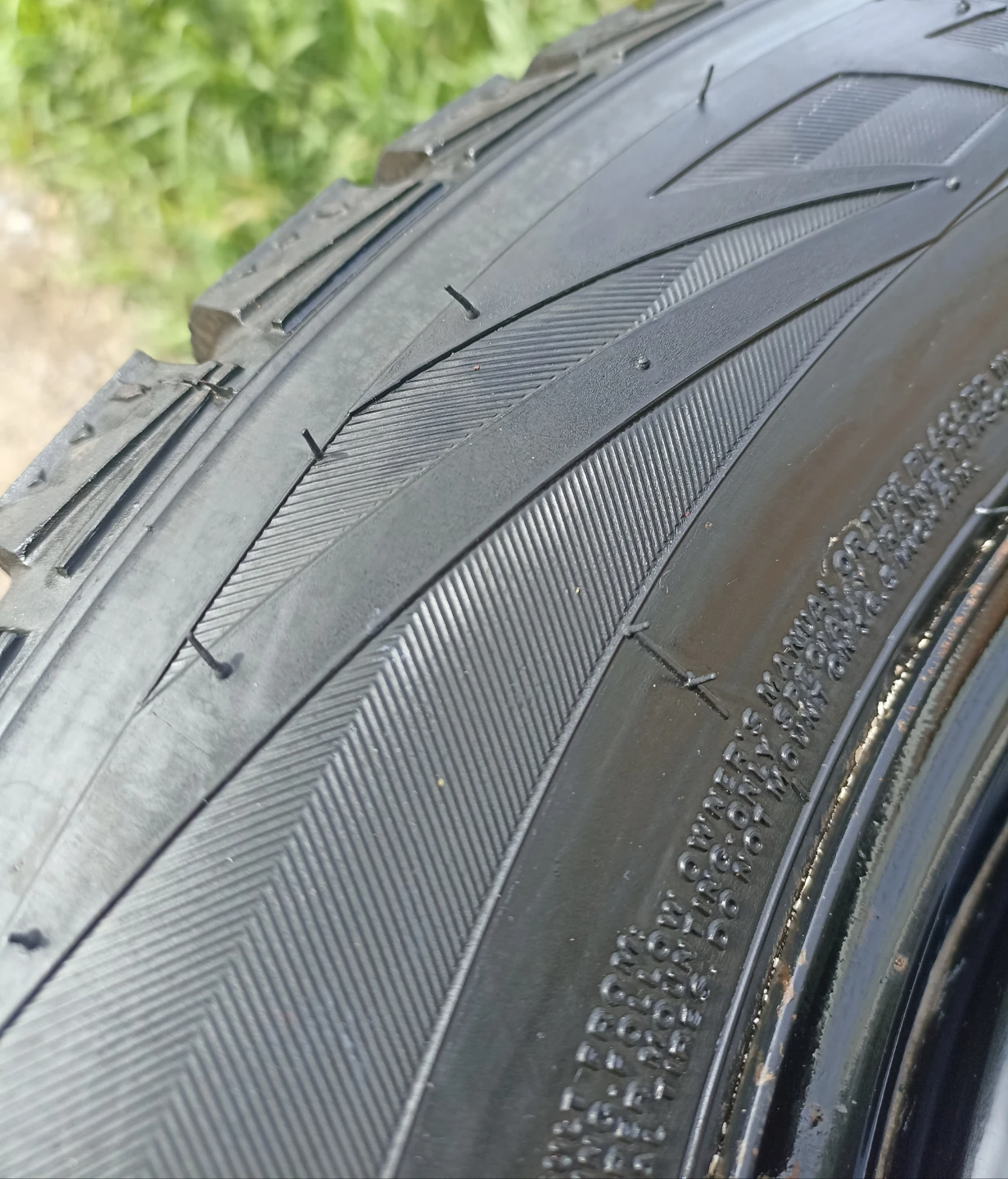 Winter tires on Rims 215-60-16 Green Max.Like new.Off Chev Cruze - photo 5