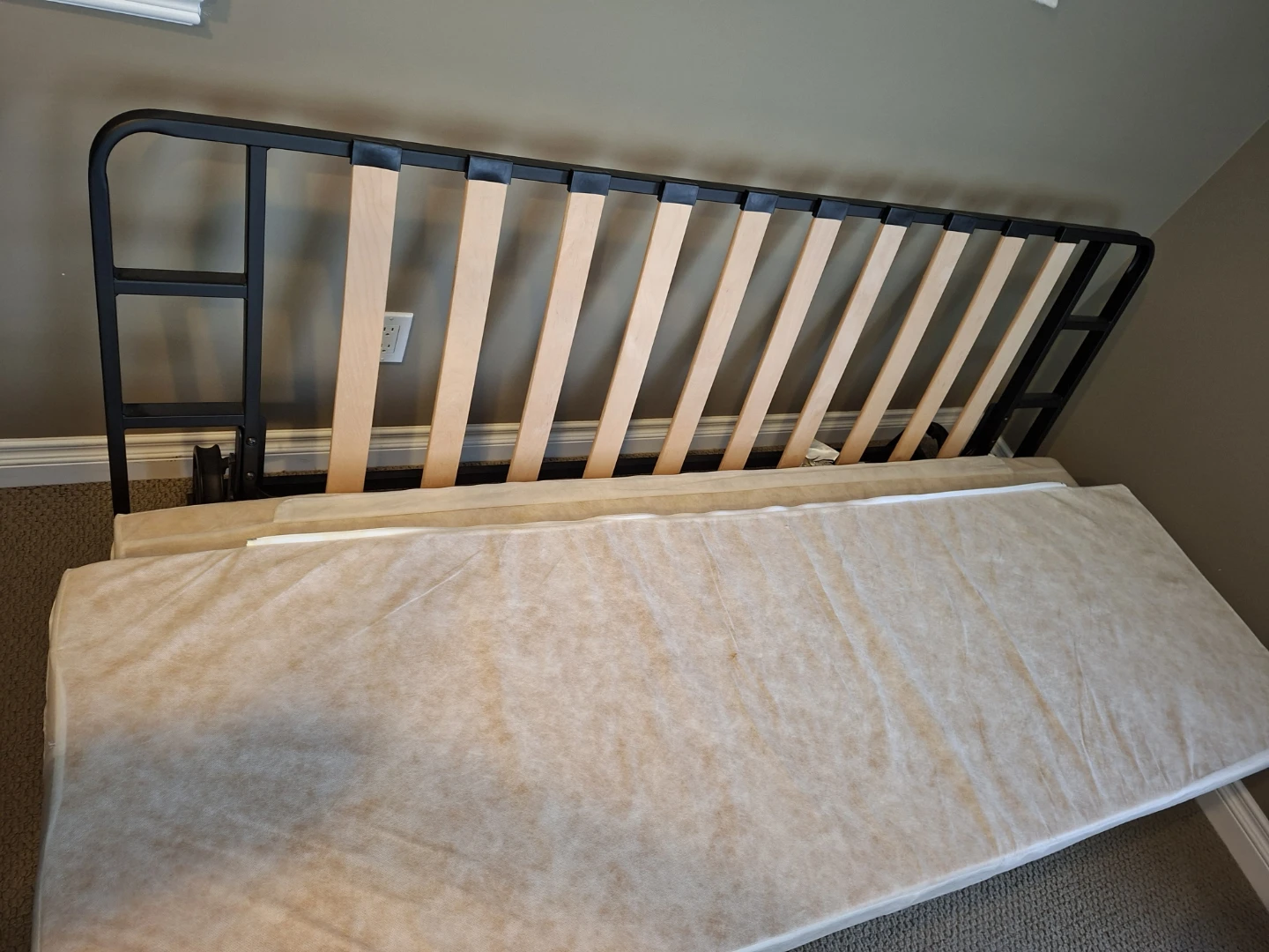 *back to school price drop***NYHAMN Sofabed, with foam mattress - photo 2