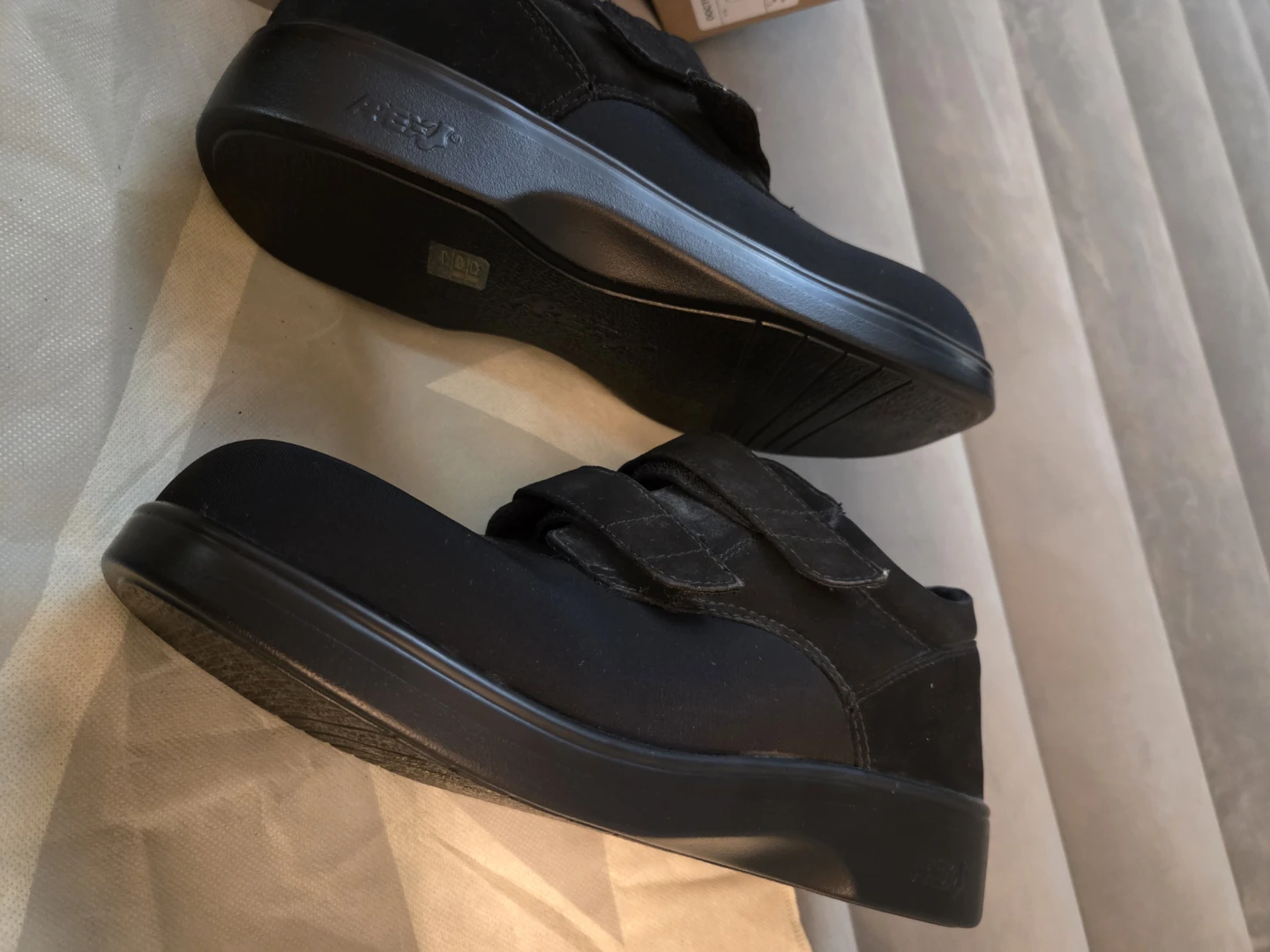 Foamtreads Doctor 2 Black Shoes Size 9.5 ED - photo 3