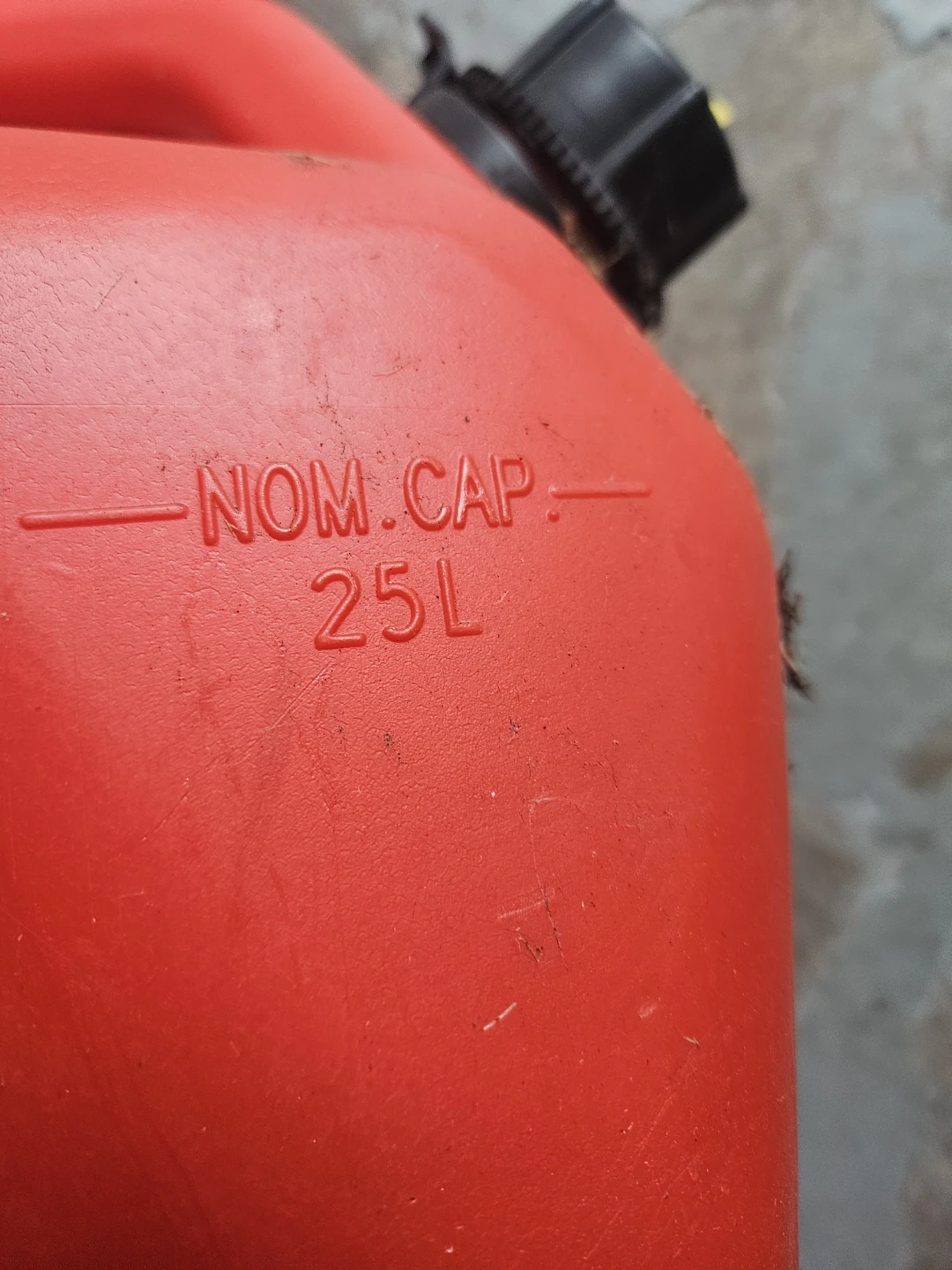 Two 25L Red Gasoline Cans - photo 4
