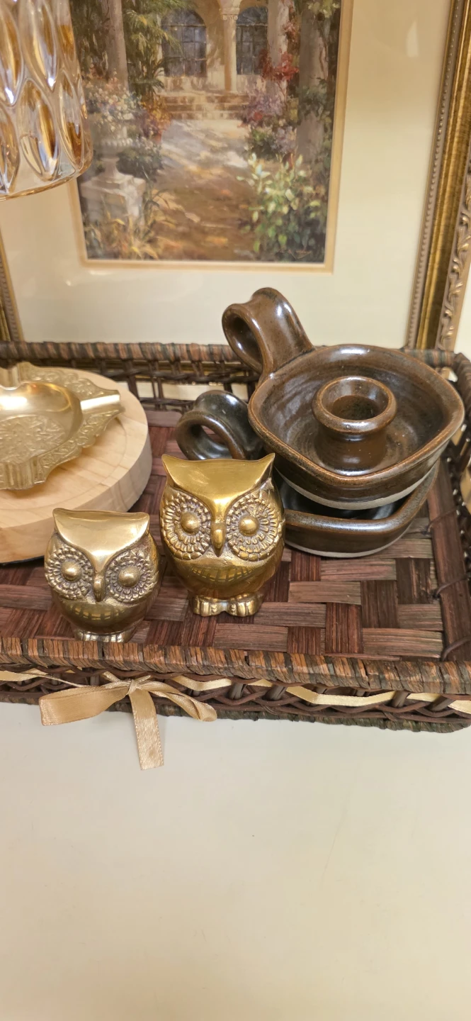 Vintage Decorative Tray with Lamp, Ashtray & Figurines - photo 3
