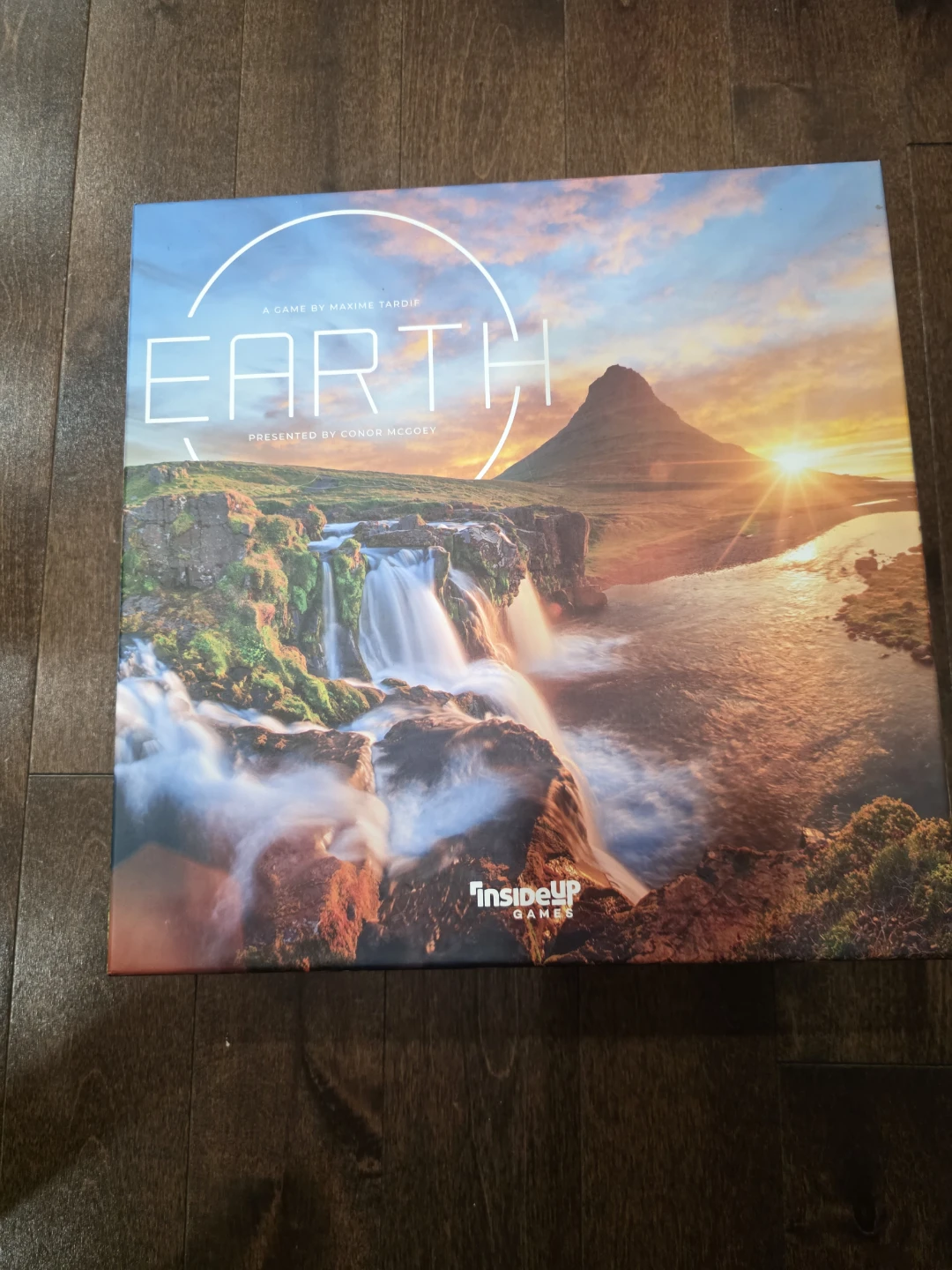 Earth Board Game by Inside Up Games