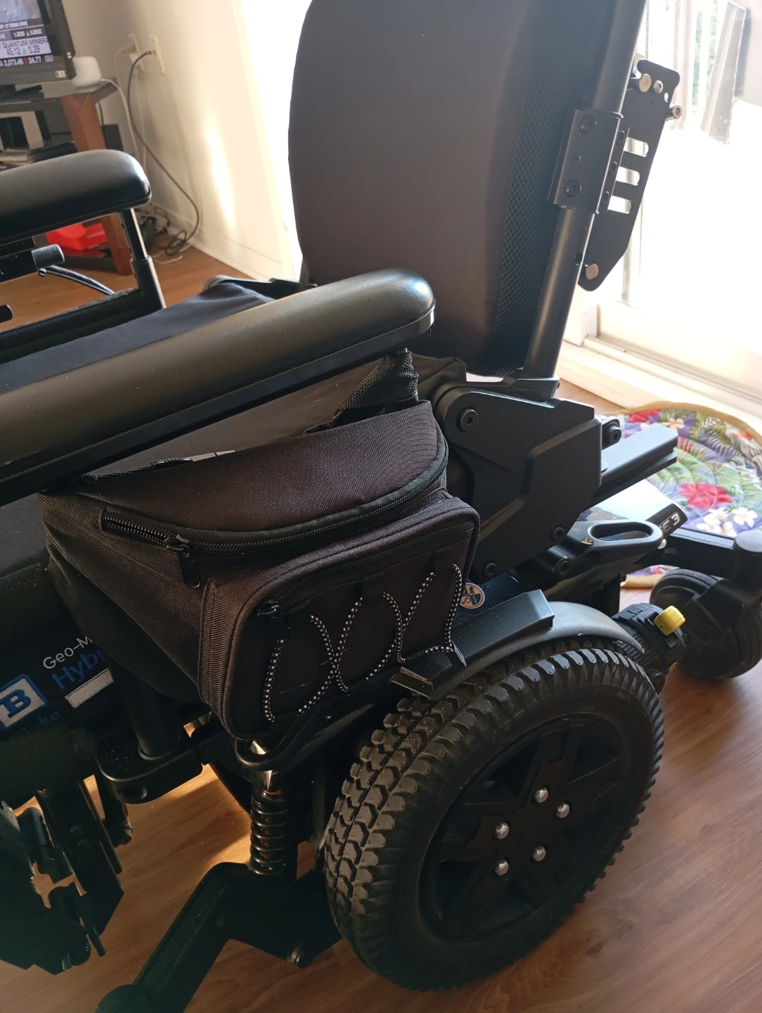 Edge 3, powered wheelchair - photo 2