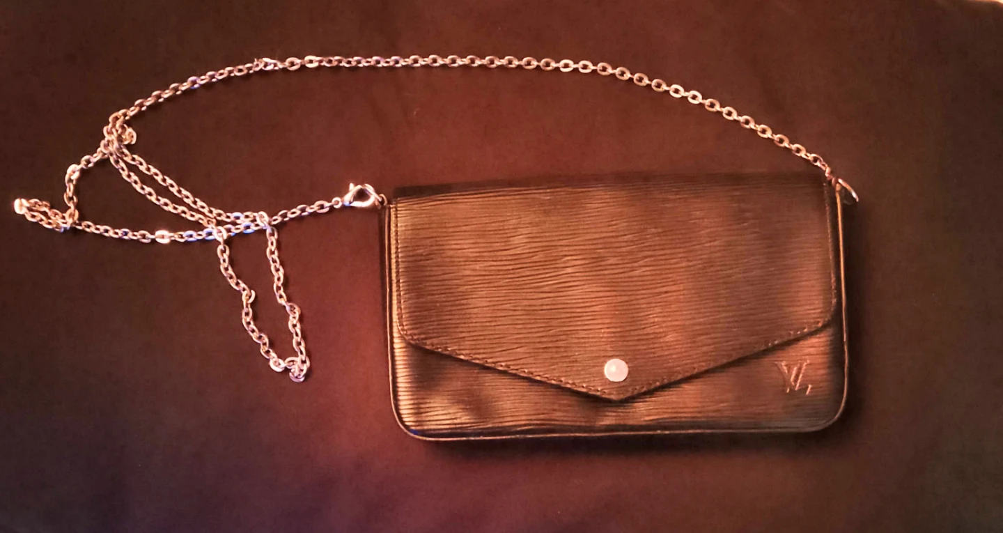 Louis Vuitton Black Epi Leather Chain pochette shoulder purse