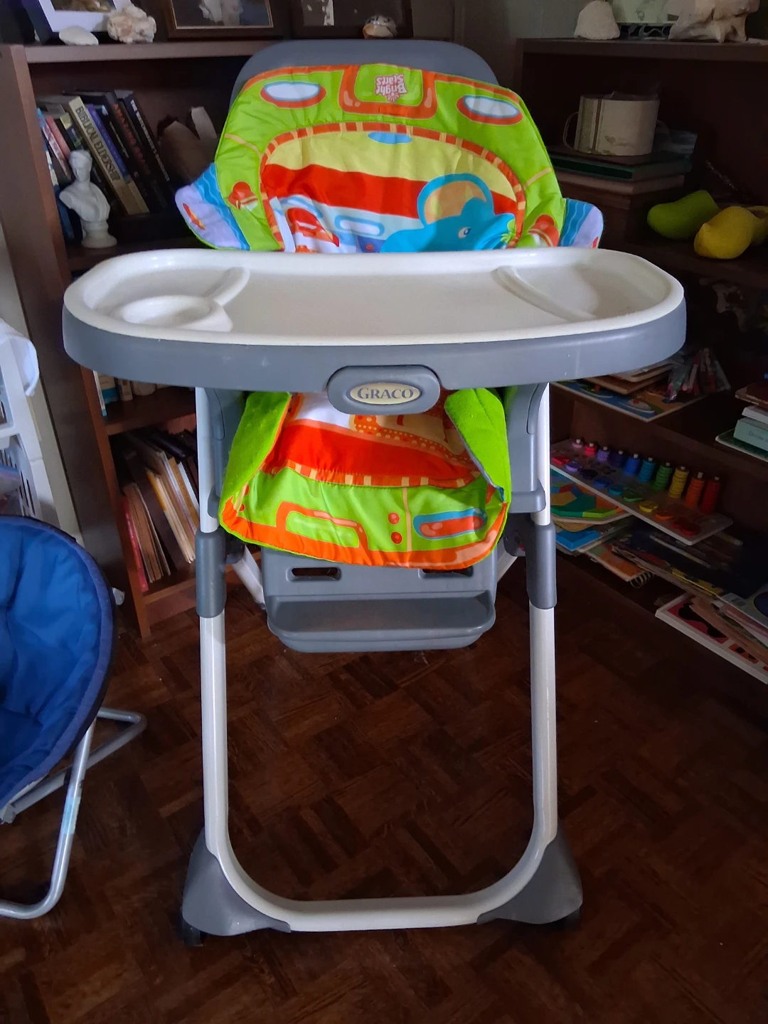 Graco high chair with removable cover - photo 2