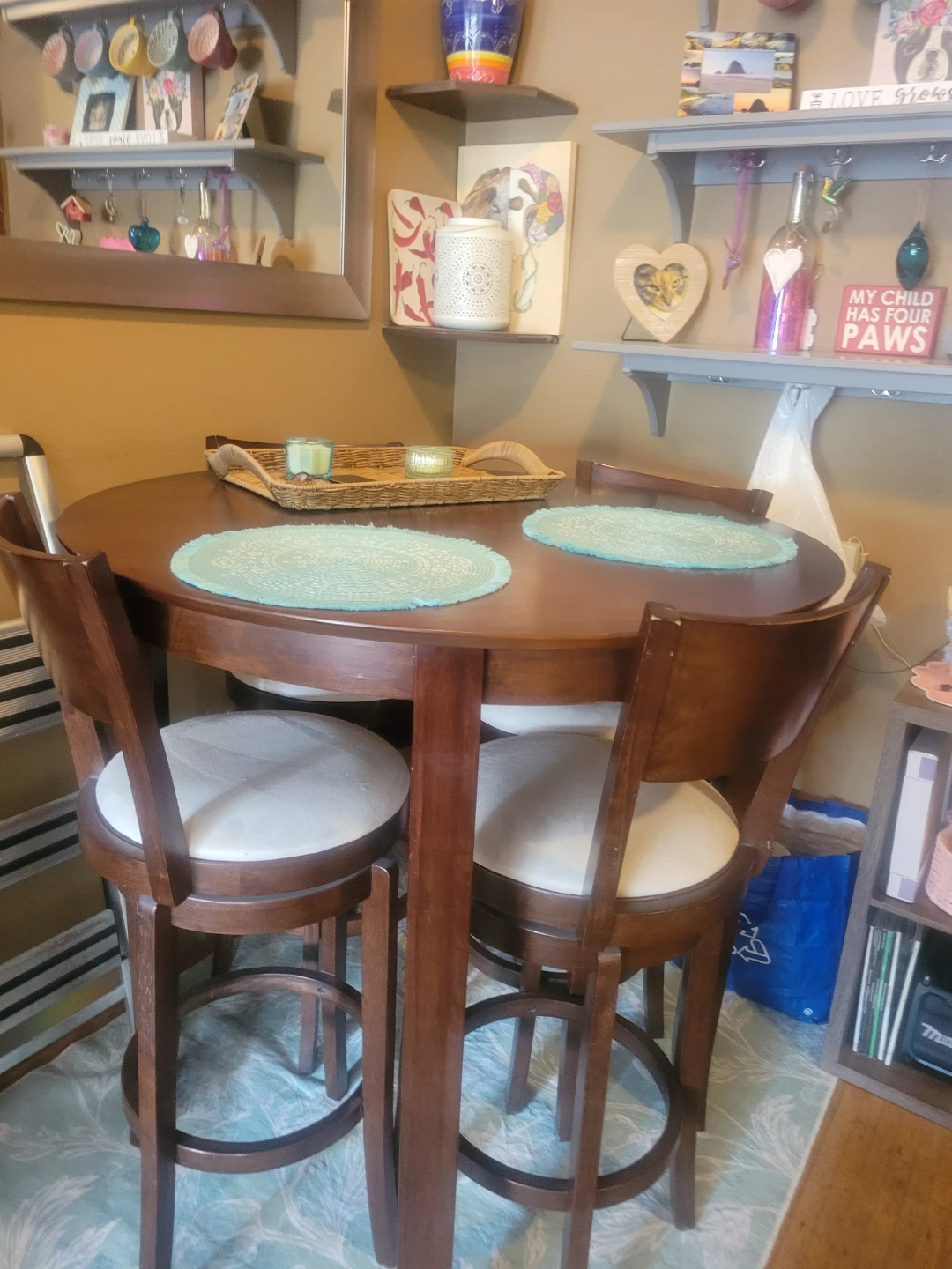 Kitchen bar table and stolls