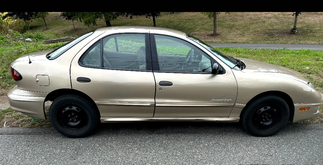 2005Pontiac Sunfire Sedan - photo 2