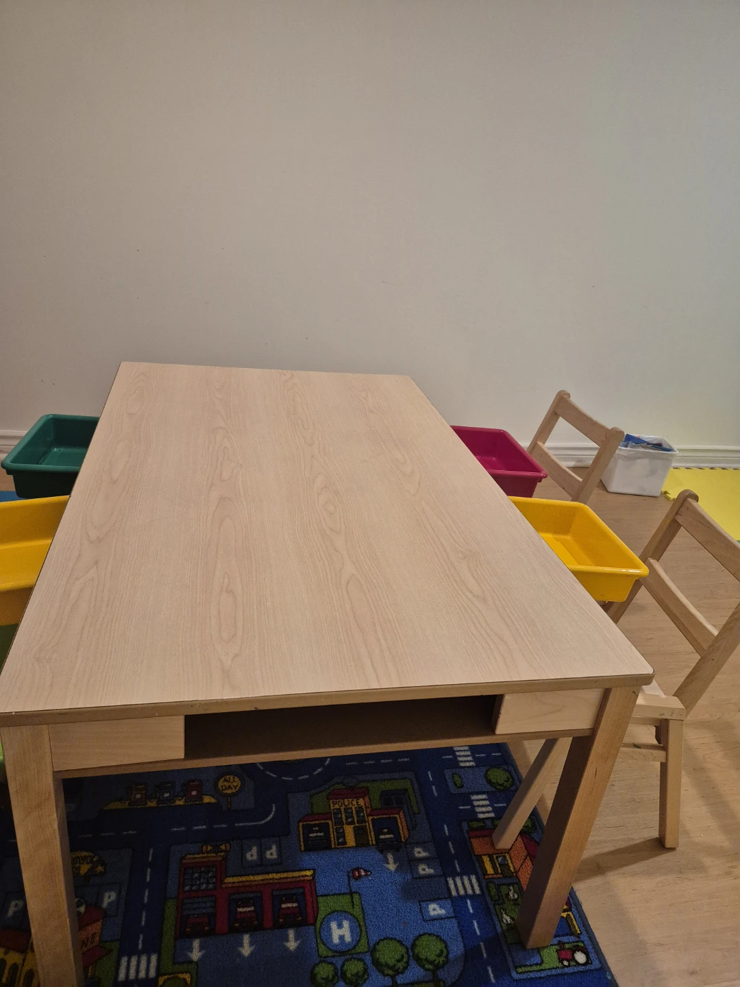 Children's art table with chairs - photo 3
