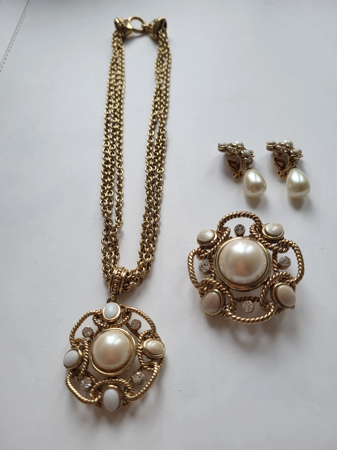 Vintage Style Gold-Tone Jewellery Set
