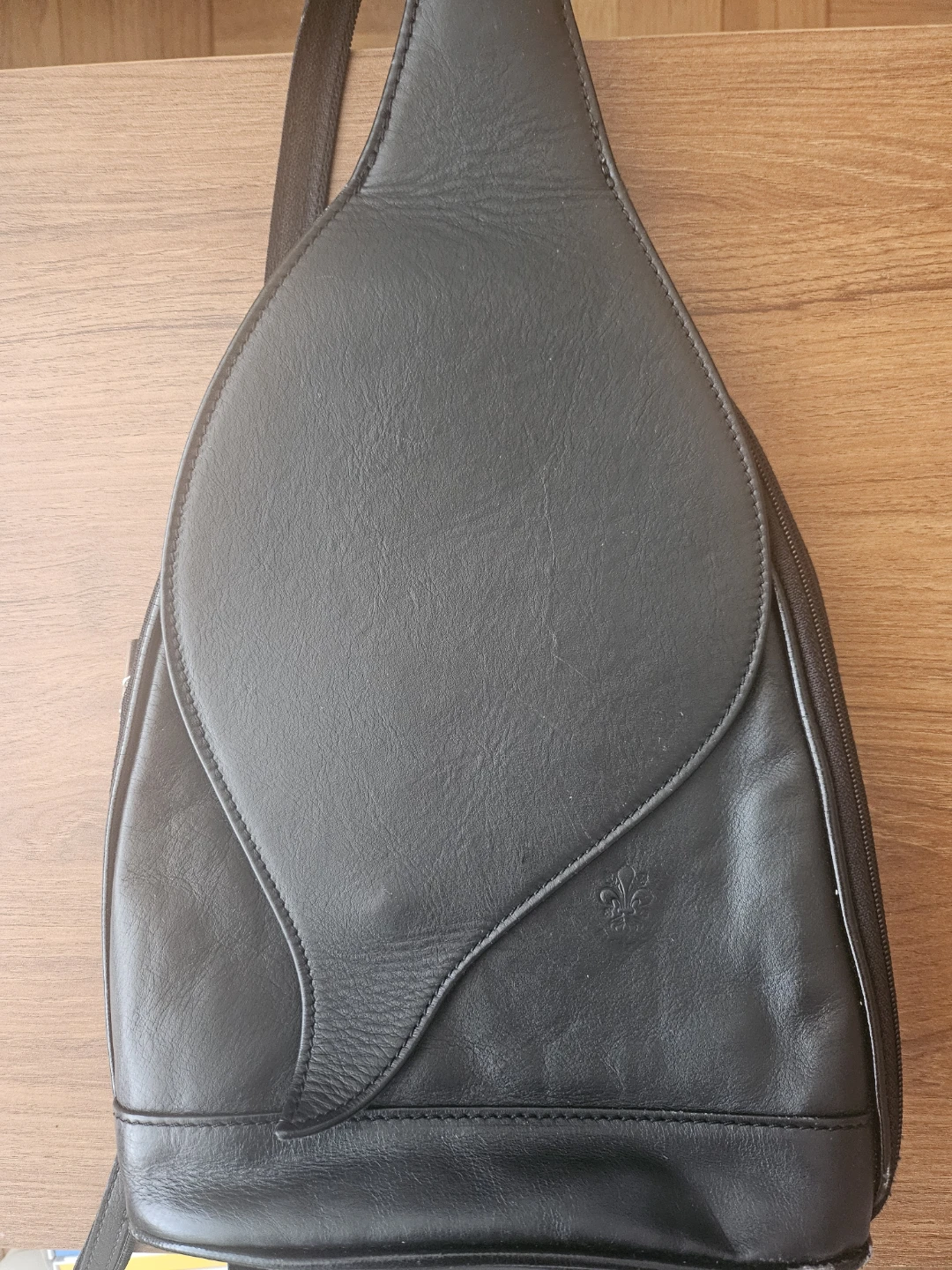 Leather crossbody bag 🏈