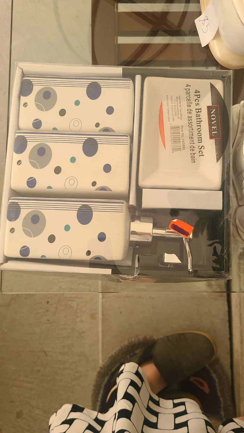 Novel 4-Piece Bathroom Set