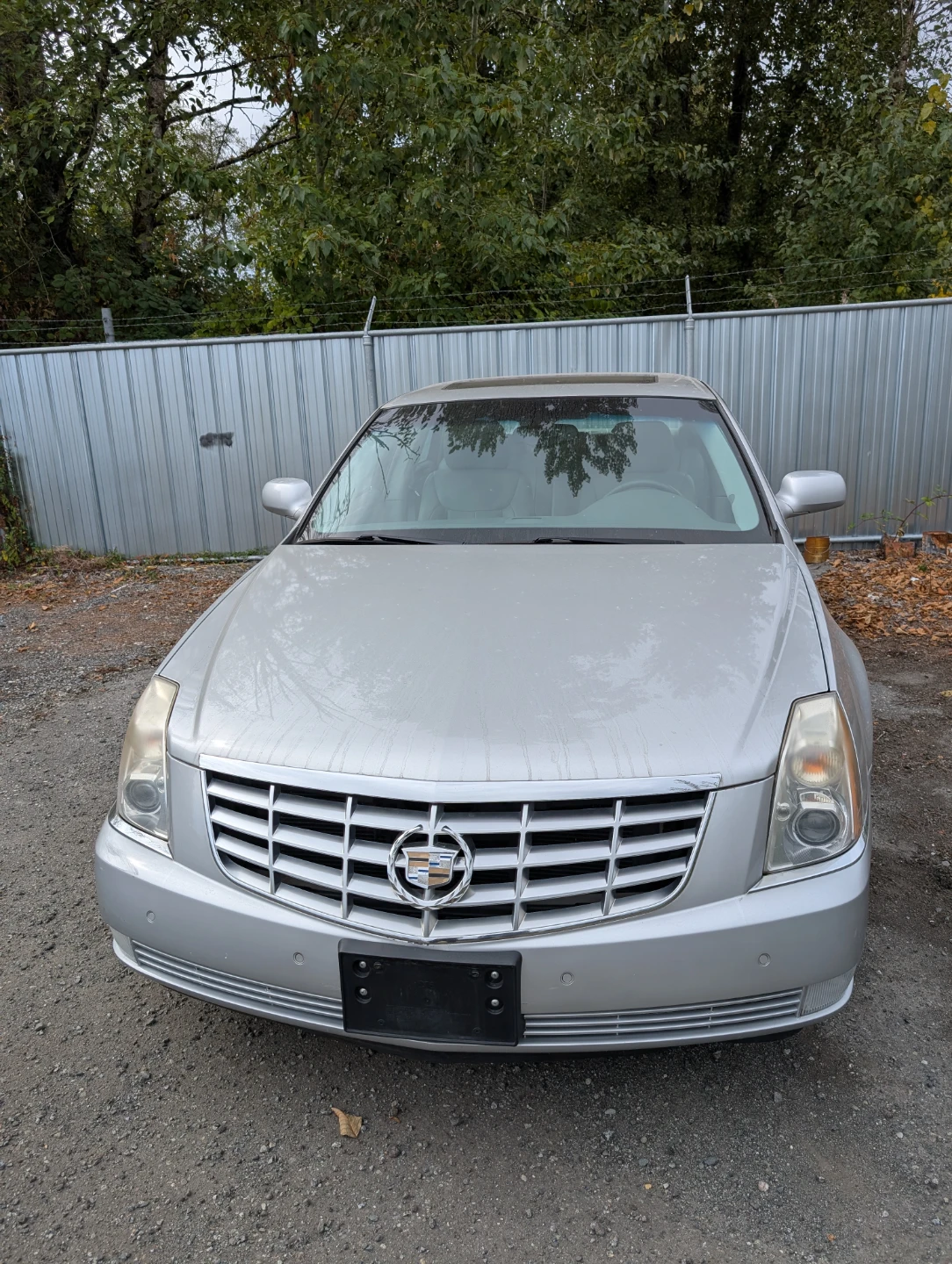 2009 Cadillac DTS Silver Sedan - photo 3