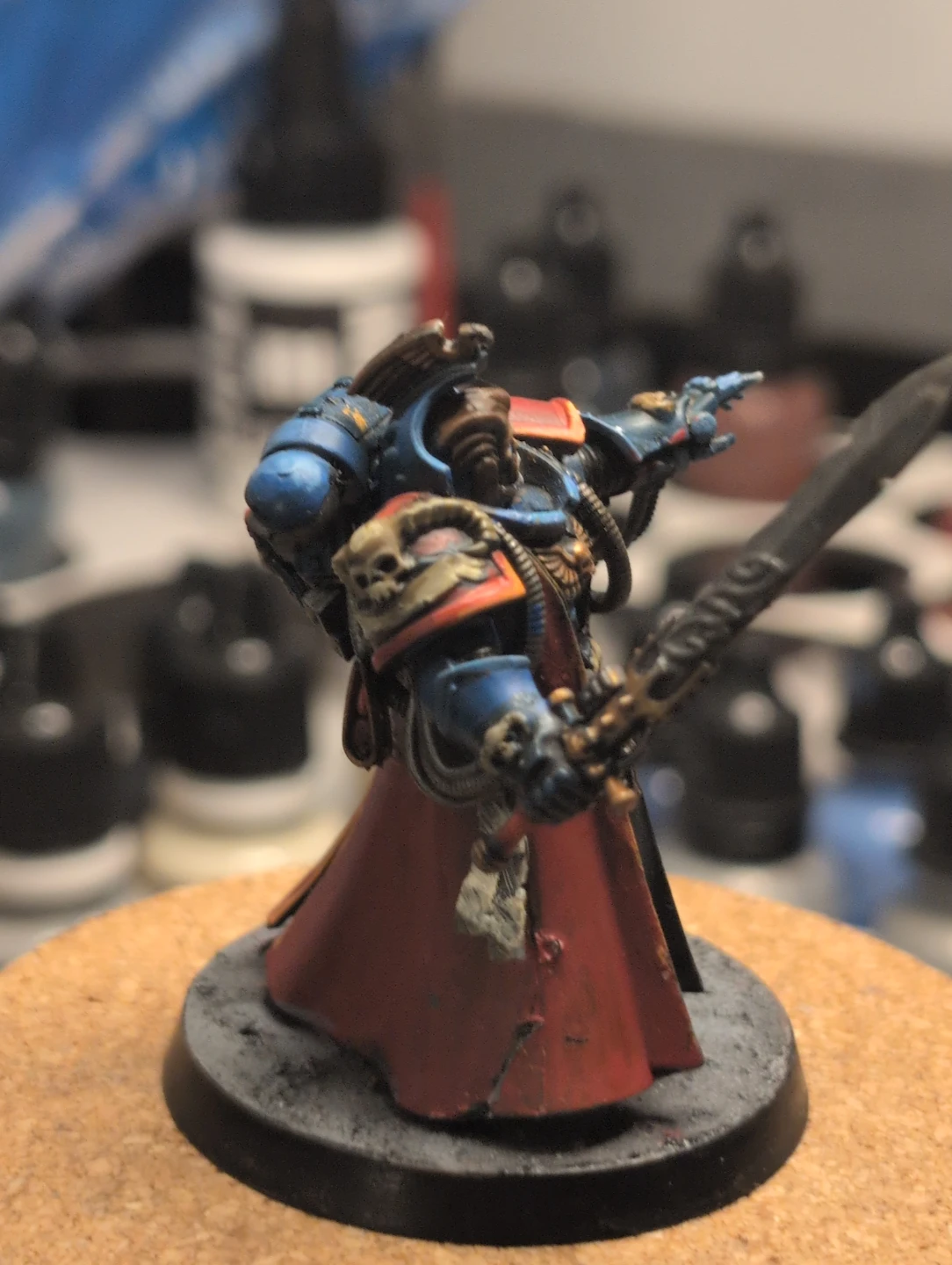 Warhammer 40k Blood Angels Primaris Librarian Miniature - photo 4