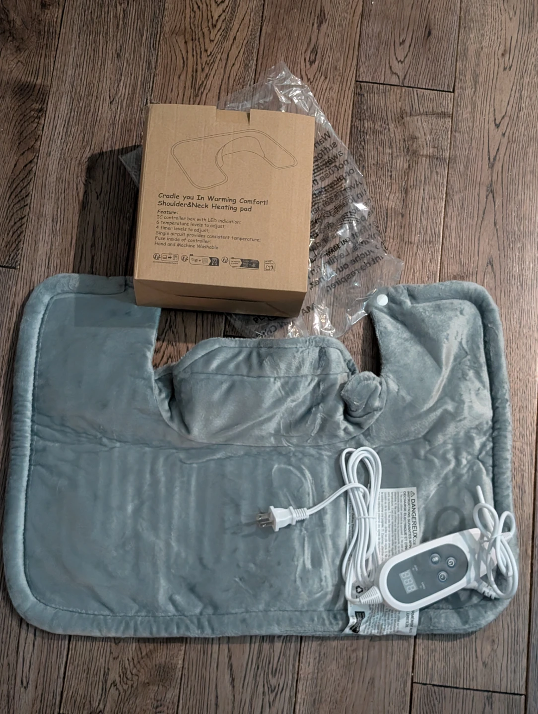 New in box! Shoulder & Neck Heating Pad