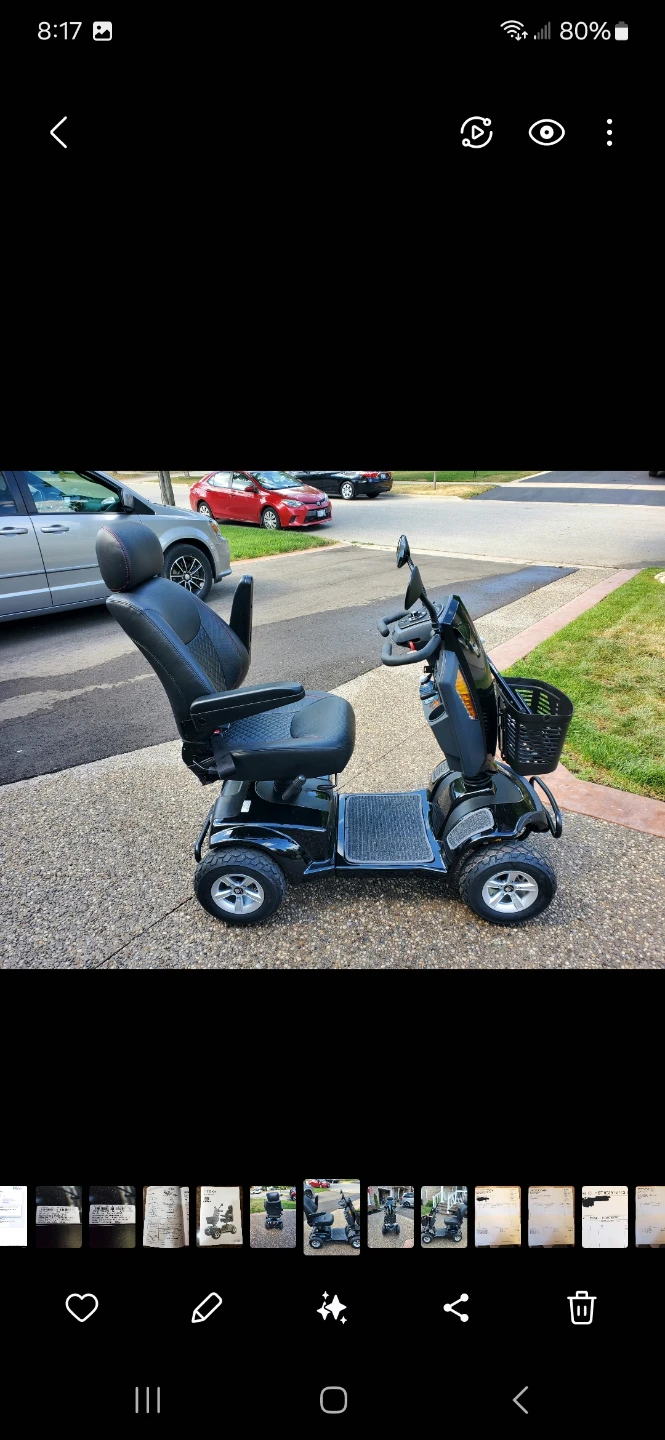 Electric mobility scooter