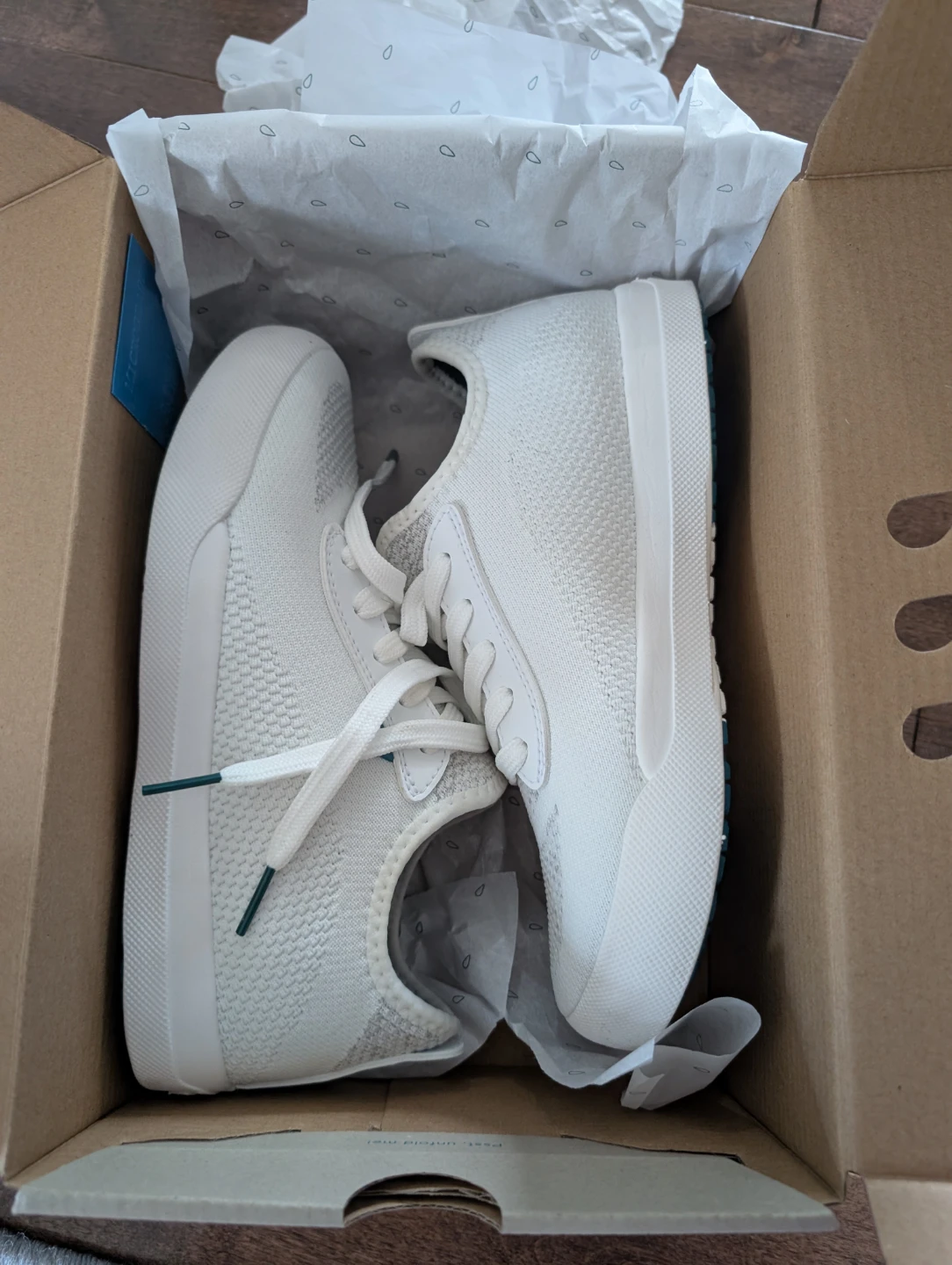 Vessi's Women's white Weekend