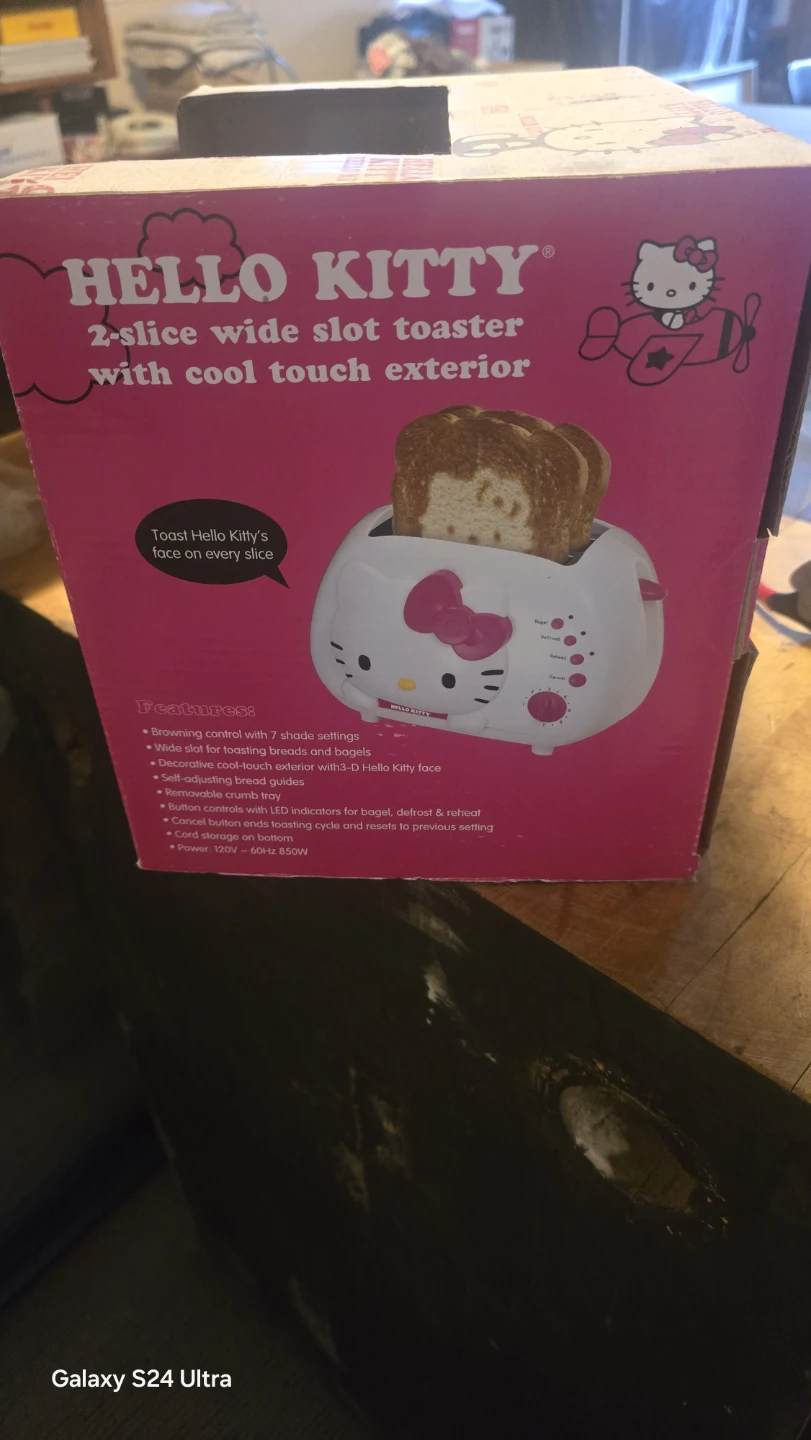 Hello Kitty 2-Slice Toaster - photo 2