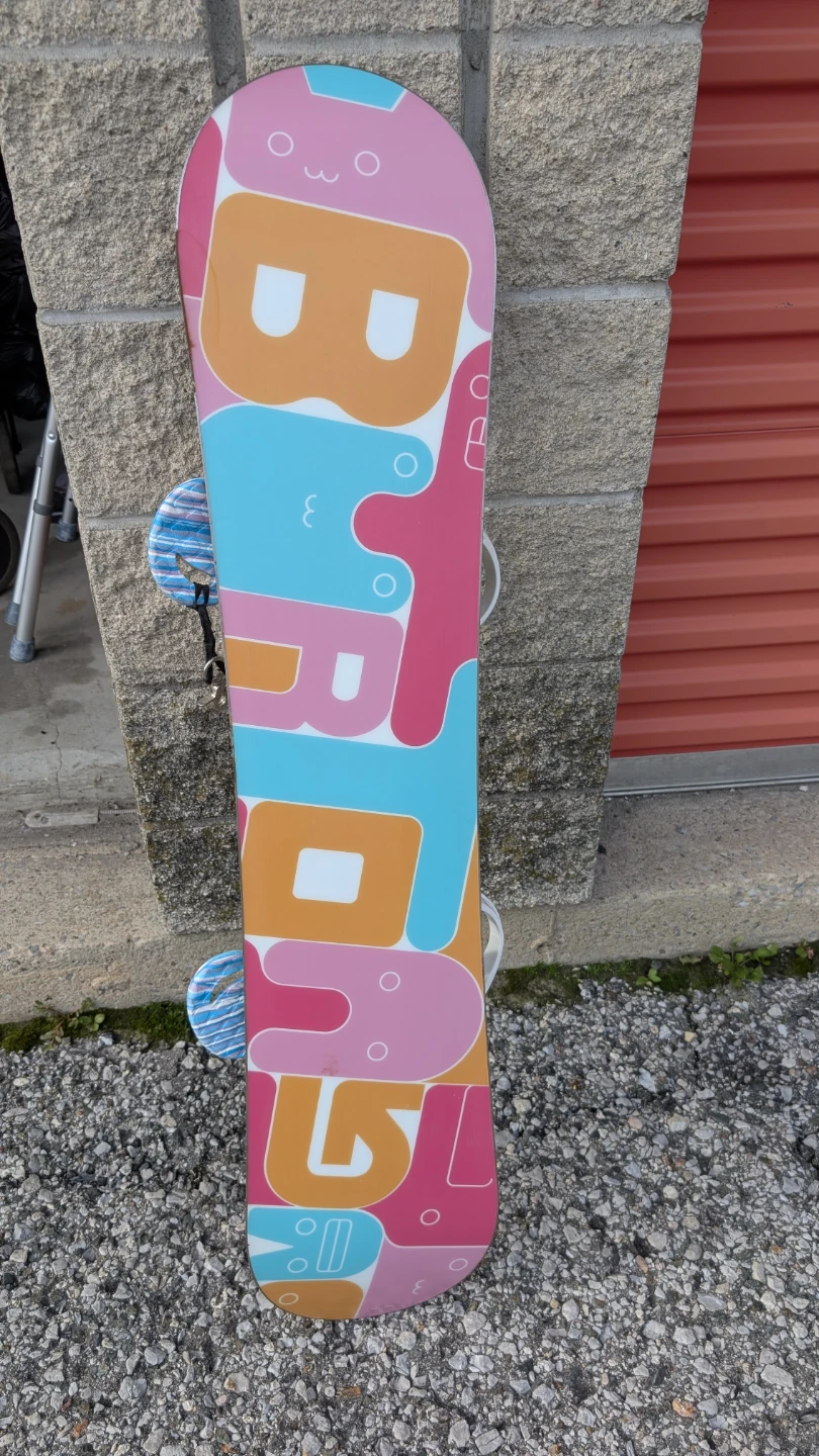 Burton Chicklet 120 Snowboard with Stiletto Bindings - photo 2