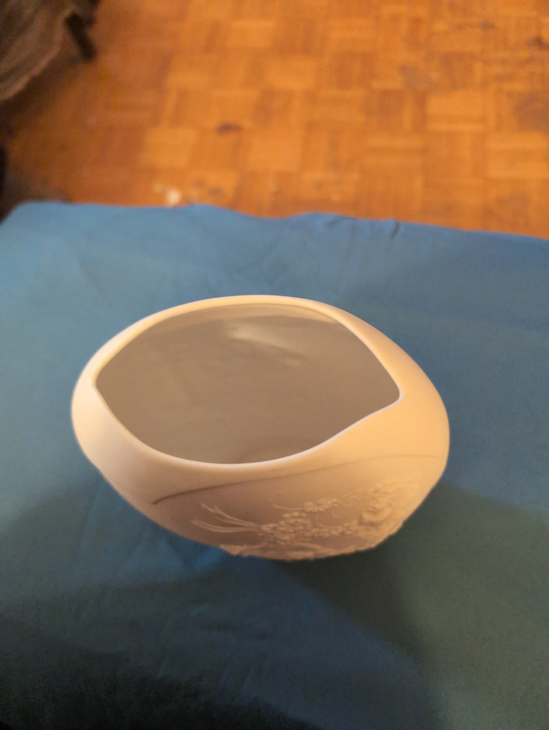 Kaiser Germany White Bisque Porcelain Vase - photo 3