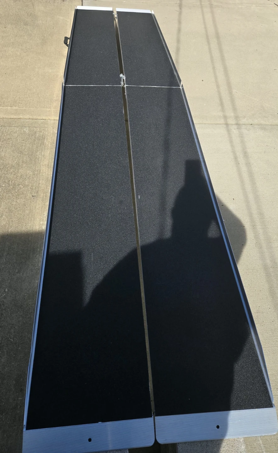 TaiH Leo 12ft Portable Aluminum Wheelchair Ramp - photo 5