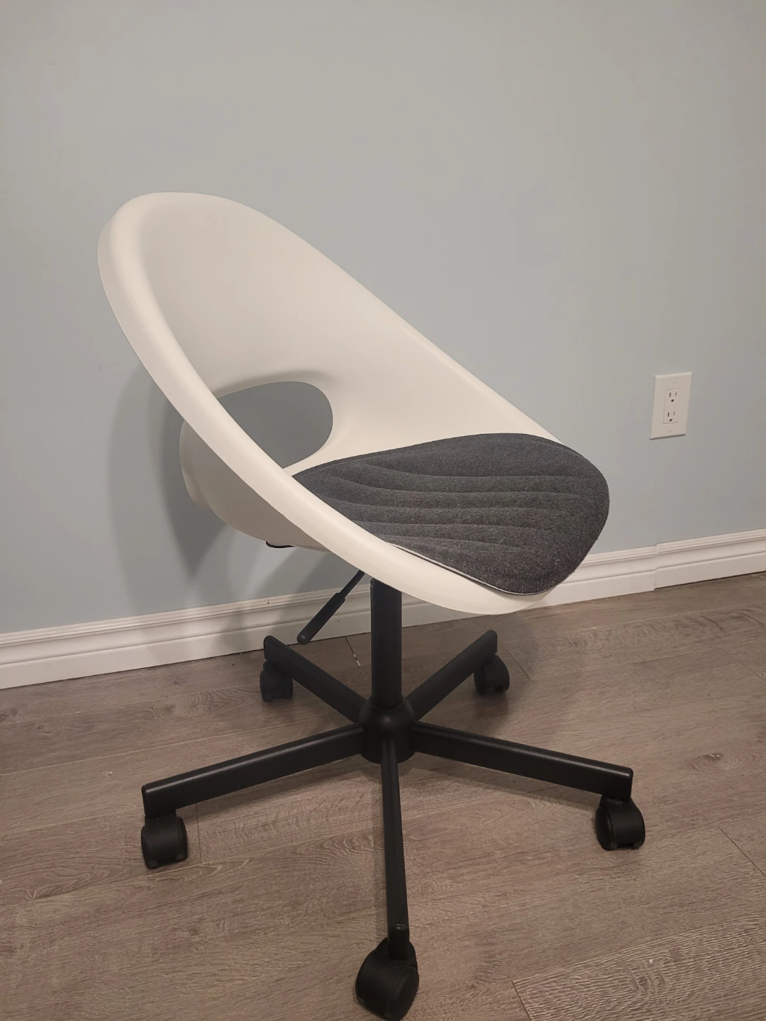 IKEA Swivel Chair - photo 3