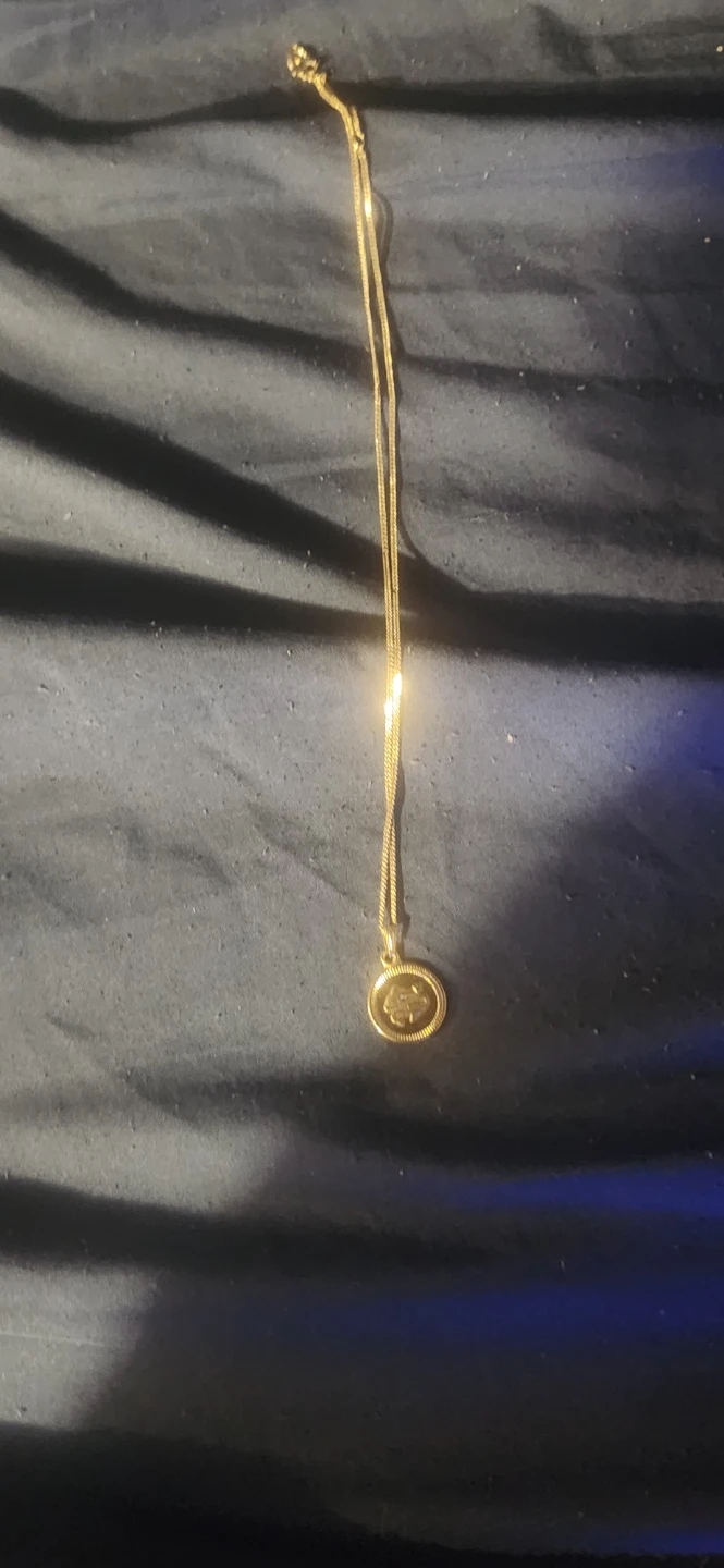 Gold Tone Necklace with Pendant