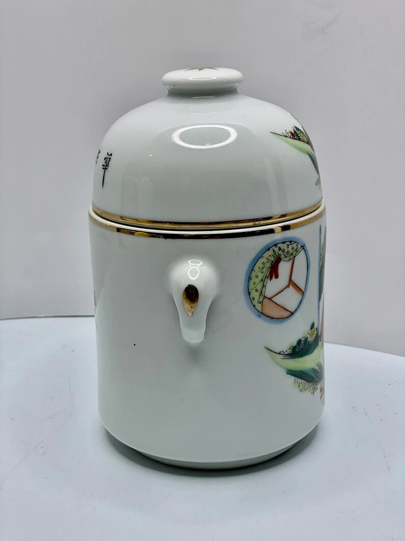 Vintage Chinese Porcelain Lidded Jar - photo 2