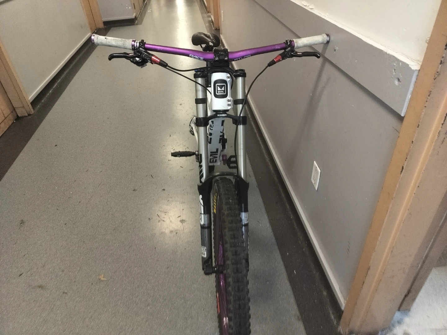 Evil Downhill Mountain Bike - photo 2
