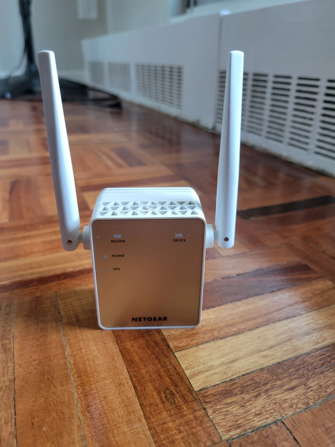 NETGEAR WiFi Range Extender (Boost Your Home Wi-Fi Signal)