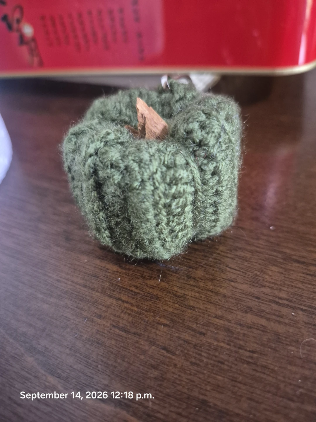Hand-crocheted green pumpkin keychain - photo 3