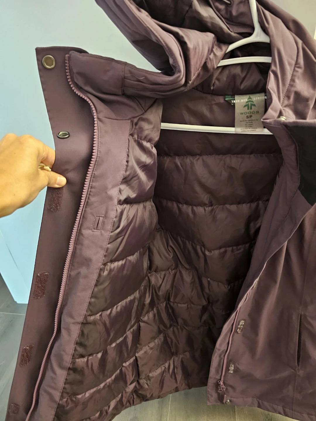 Woods Women's Winter Parka, Size Small - photo 3