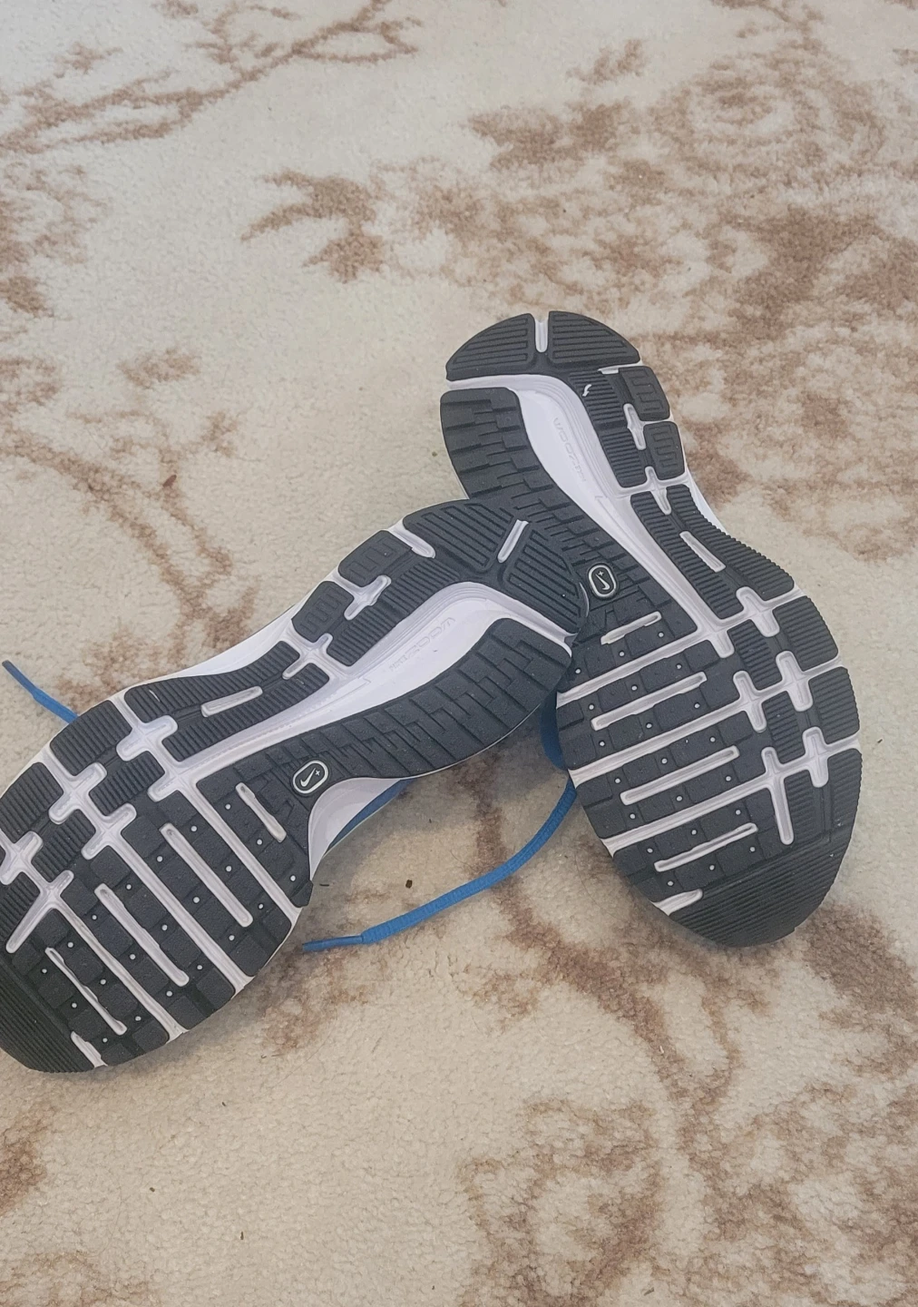 NEW Nike Running Shoes, Kids size 2 - photo 3