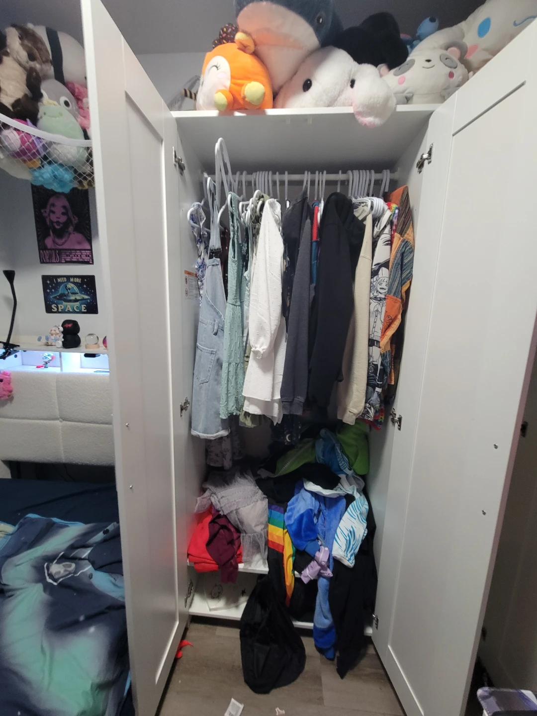 IKEA Brimnes Wardrobe with 3 doors - photo 3