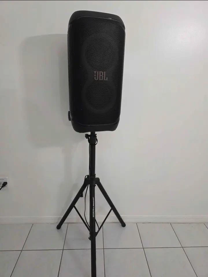 JBL 320  PartyBox Speaker with Stand