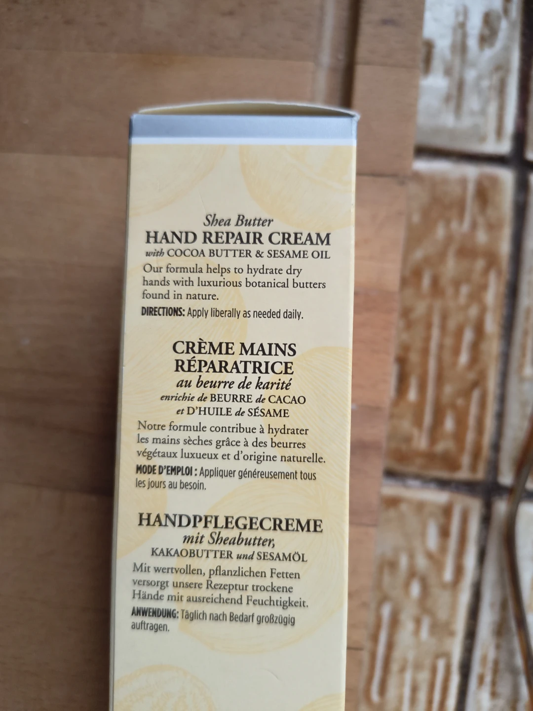 Burt's Bees Shea Butter Hand Repair Cream - photo 2