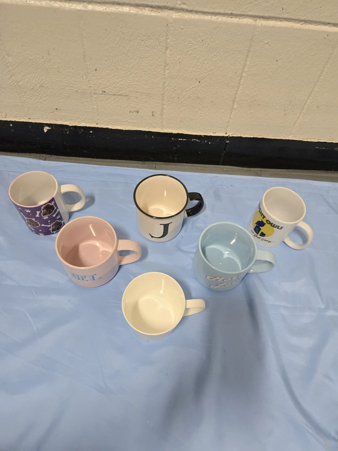 Set of 6 Assorted Ceramic Mugs - photo 4