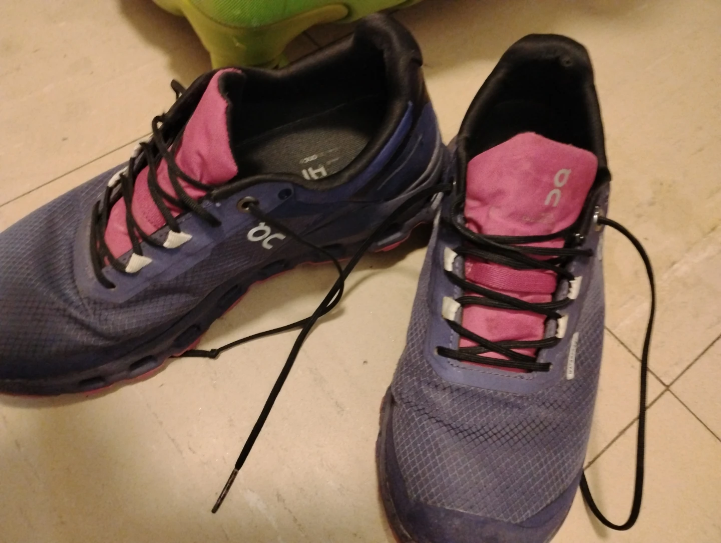 On Running Waterproof Shoes Women's Size 7 - photo 4