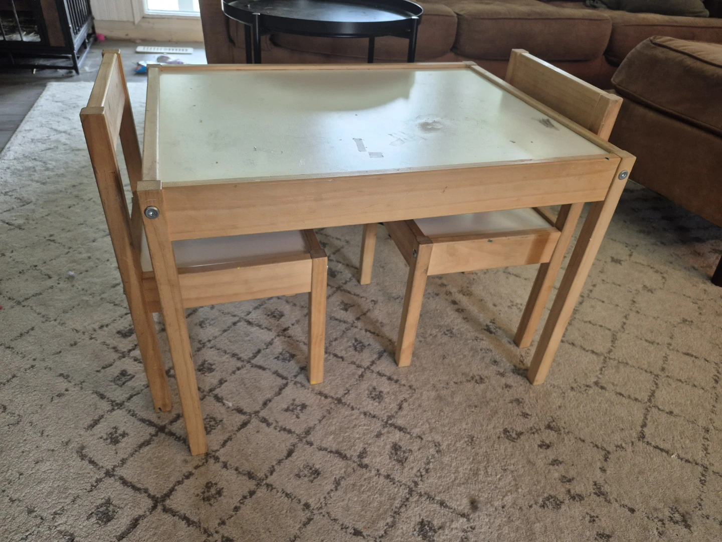 Kids table and chair set