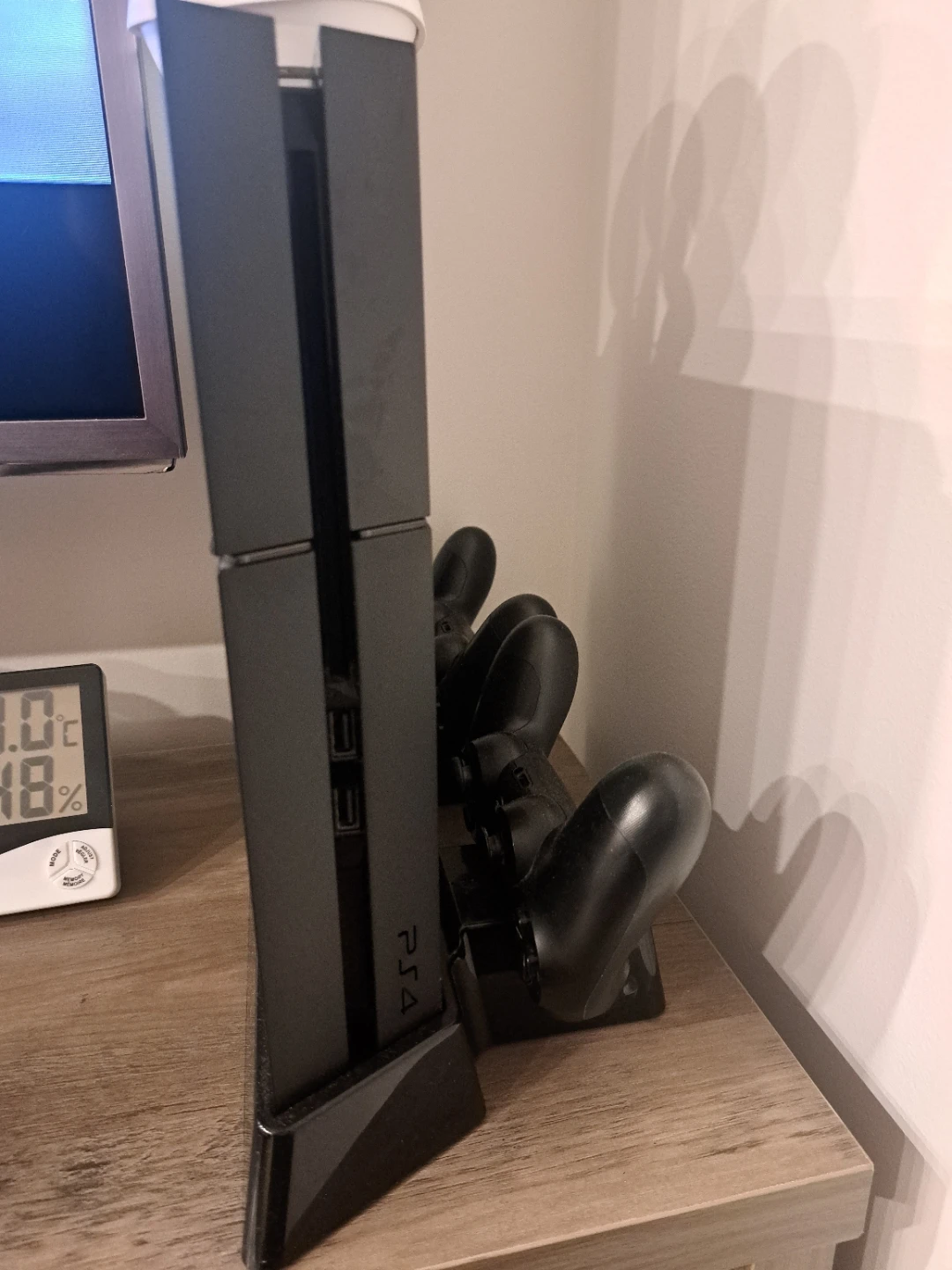 Ps4 with games and two controllers
