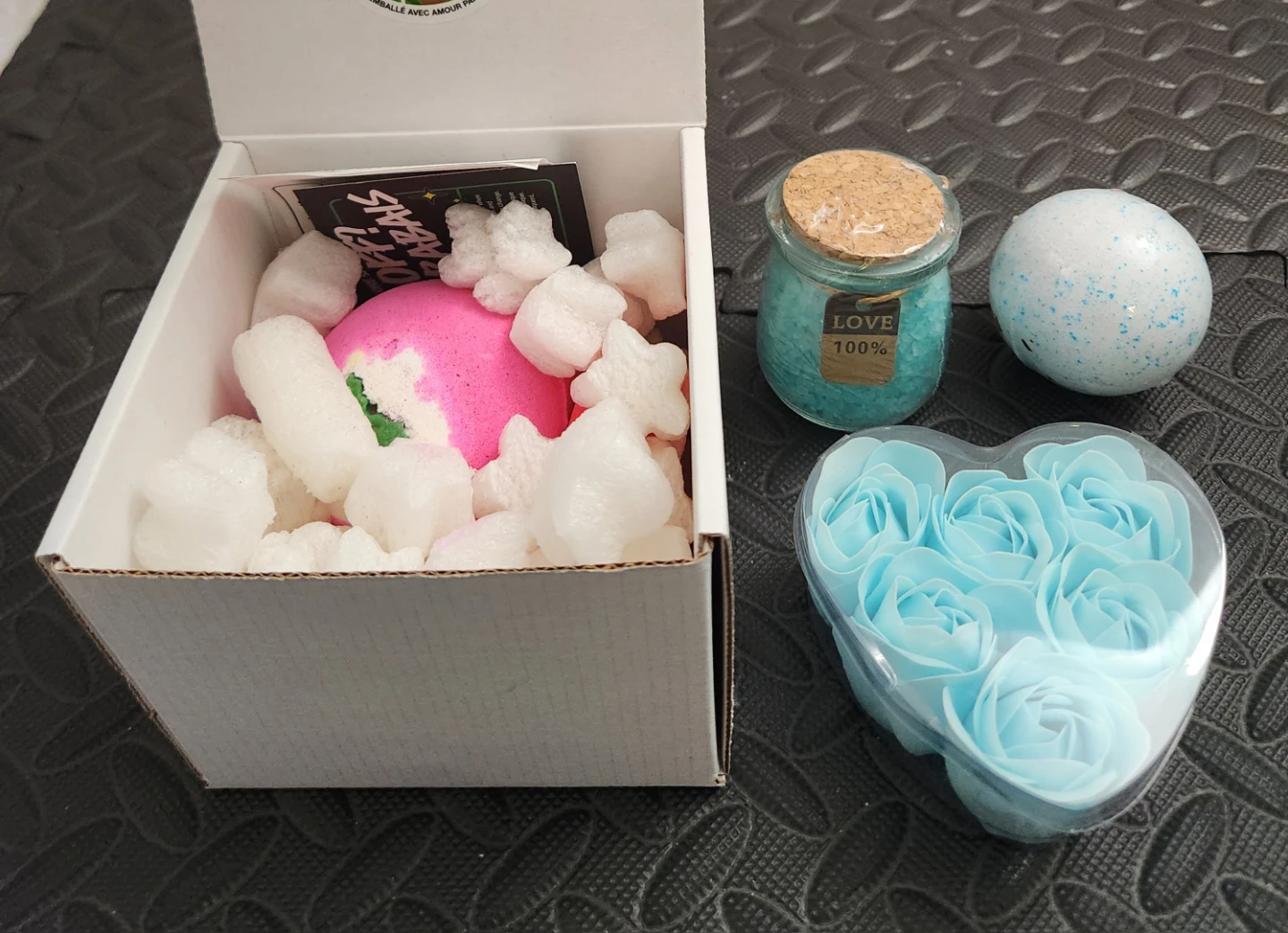 Bath Bombs / Bath Salt / Soap Flowers