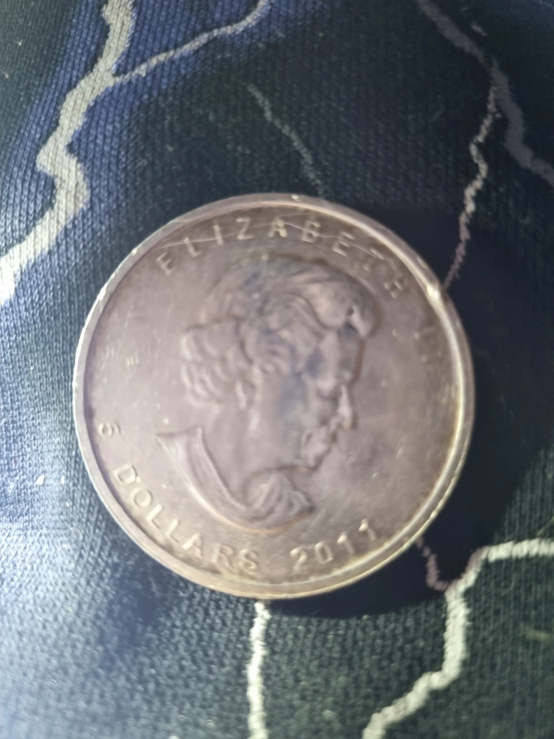 2011 Canadian Silver Maple Leaf 5 Dollar Coin