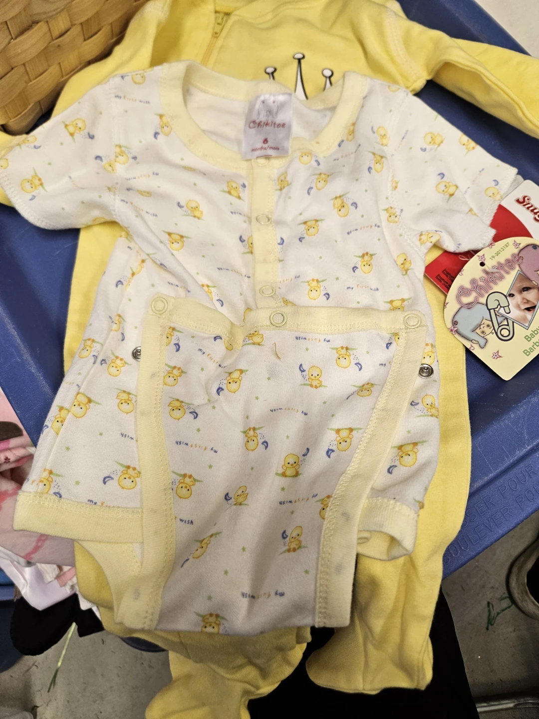 Giftable NEW Baby Clothing Set in Woven Basket - photo 2
