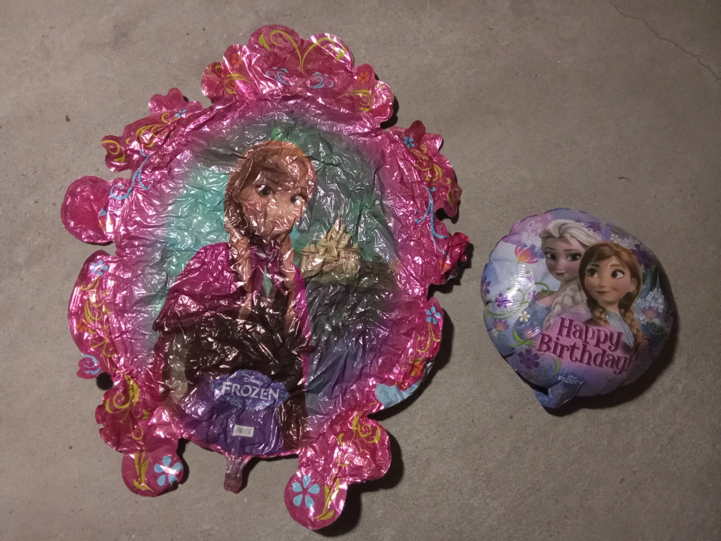 FREE Disney Frozen Foil Balloons Set with any purchase - photo 2