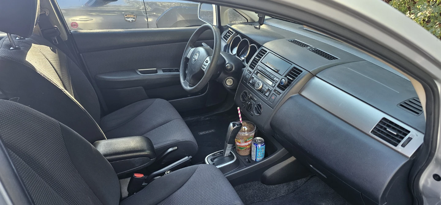2009 Nissan Versa SL FE+ - photo 4