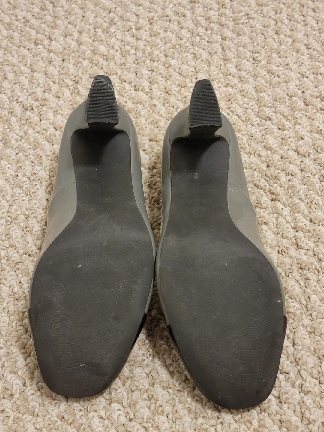 La Diva grey and black cap-toe heels - photo 2