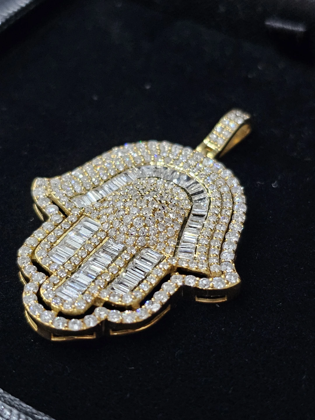 Gold Hamsa Pendant with Baguette and Round Diamonds