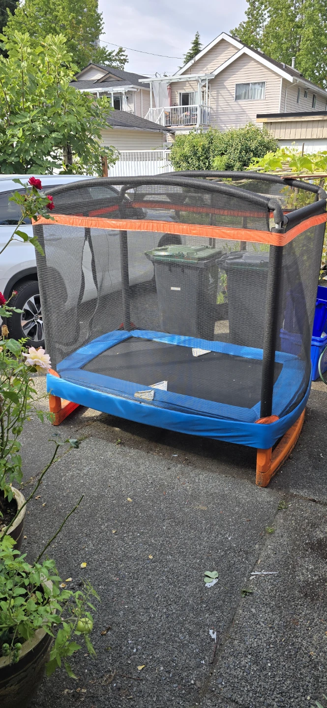 Kids Small Rectangular Trampoline with Safety Net - photo 2